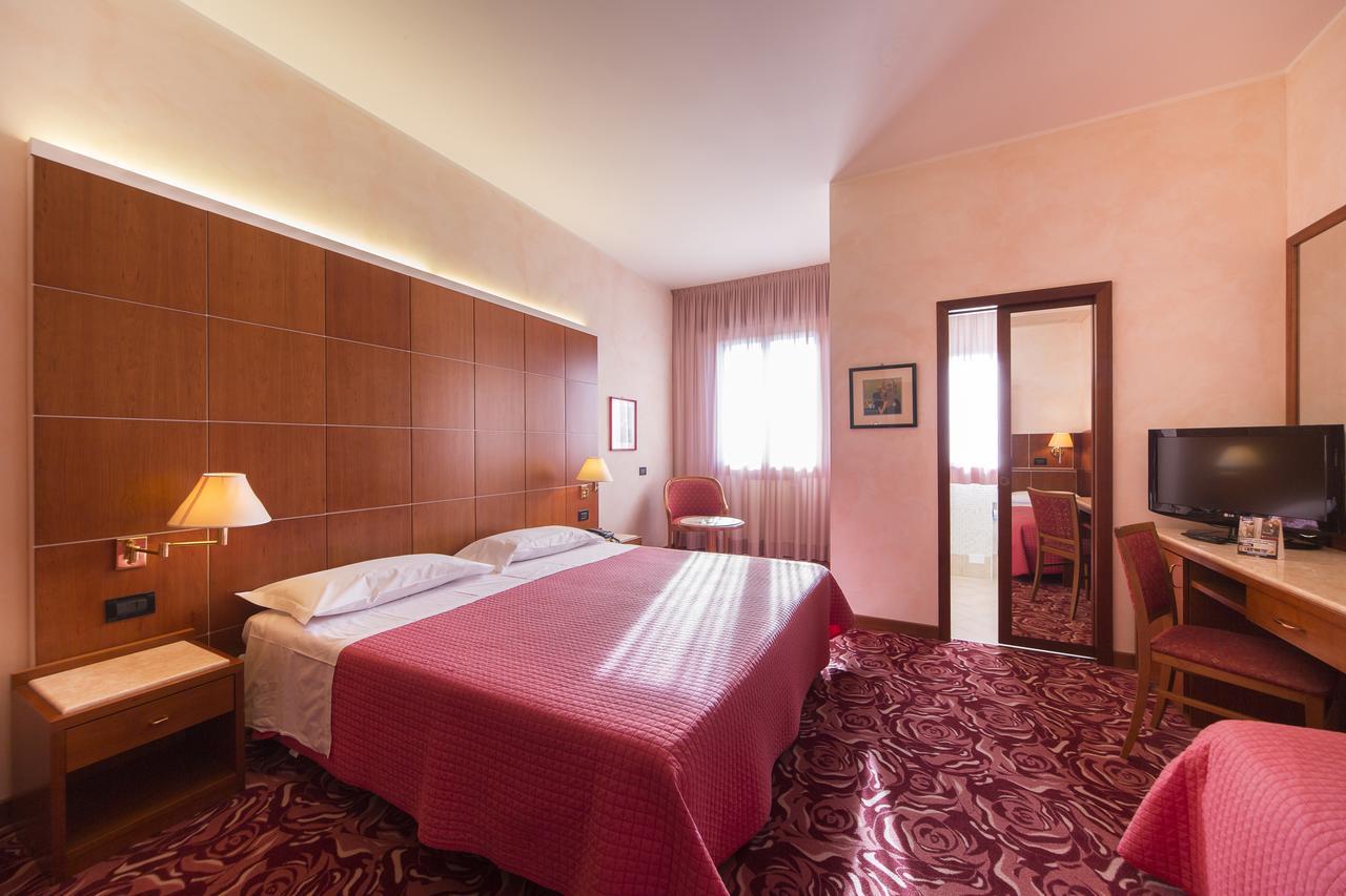 Hotel Alan Anzola dell'Emilia Extérieur photo